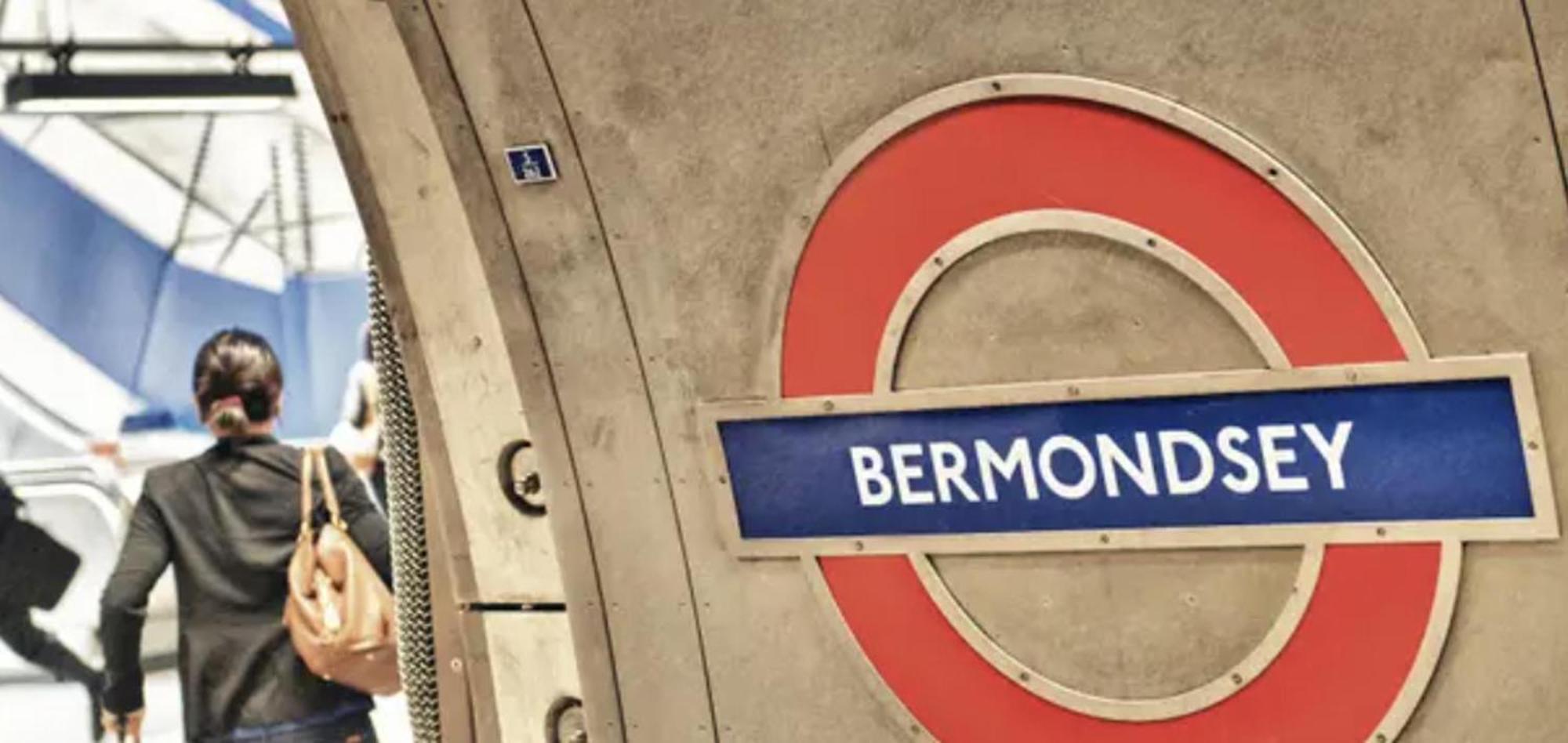 Bermondsey 4 People In The Center * Londra
